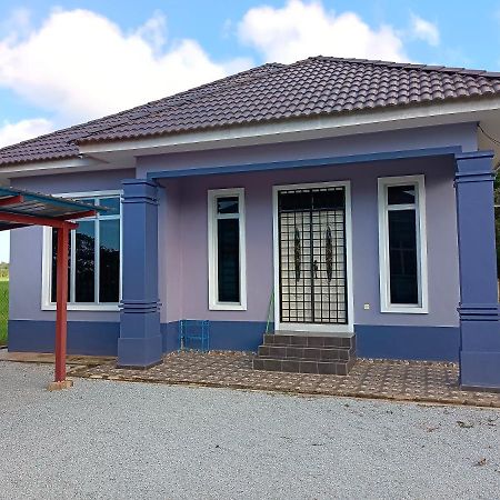 Ummi'S Homestay Kuala Besut Kampong Baru Eksteriør bilde