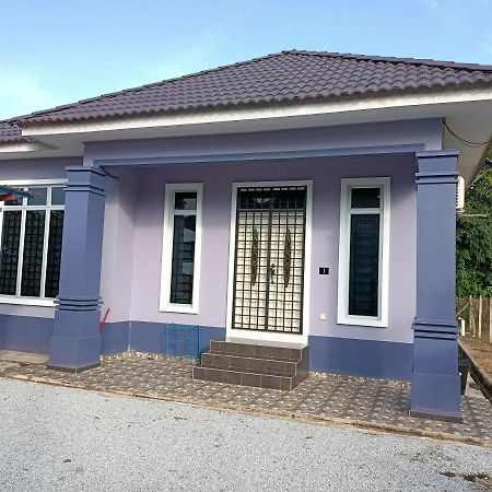 Ummi'S Homestay Kuala Besut Kampong Baru Eksteriør bilde