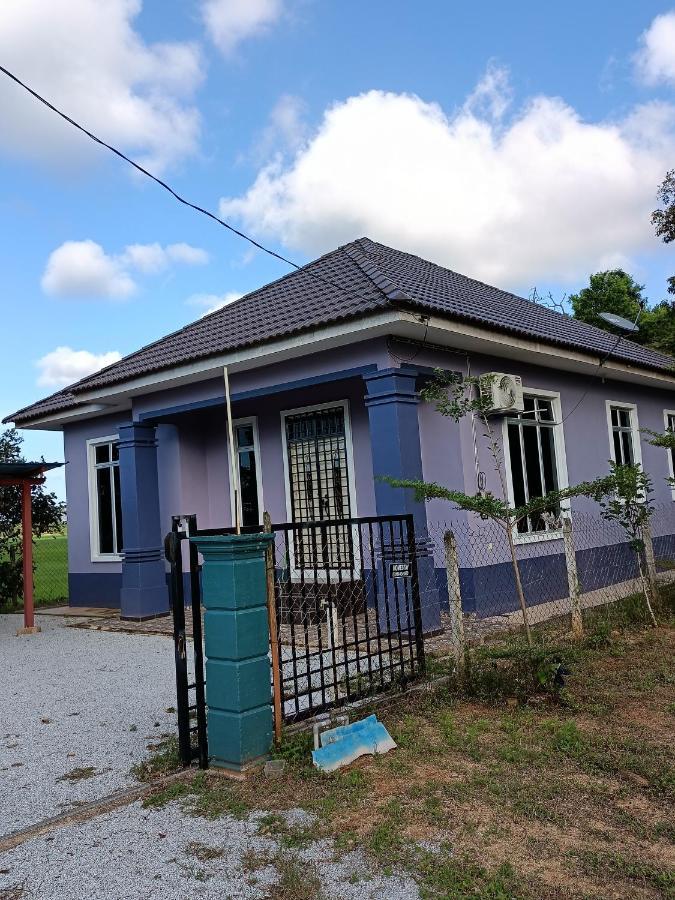 Ummi'S Homestay Kuala Besut Kampong Baru Eksteriør bilde