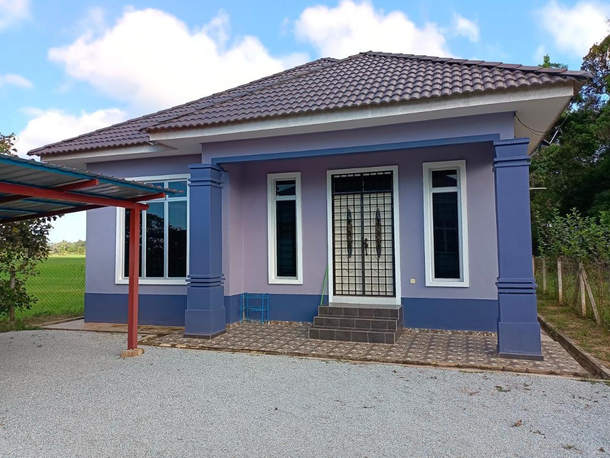 Ummi'S Homestay Kuala Besut Kampong Baru Eksteriør bilde