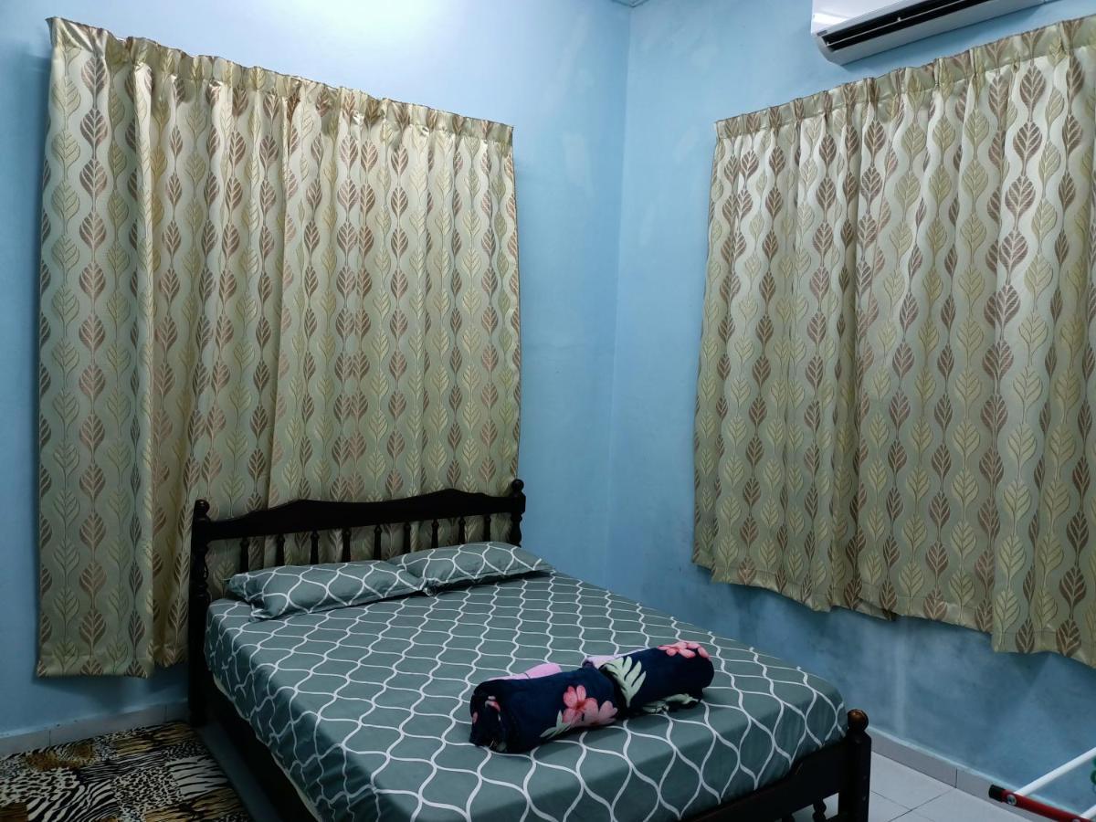 Ummi'S Homestay Kuala Besut Kampong Baru Eksteriør bilde