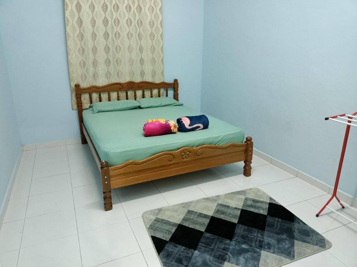 Ummi'S Homestay Kuala Besut Kampong Baru Eksteriør bilde