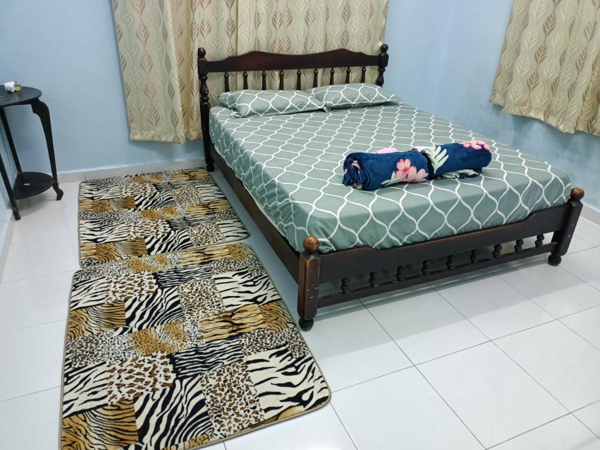 Ummi'S Homestay Kuala Besut Kampong Baru Eksteriør bilde