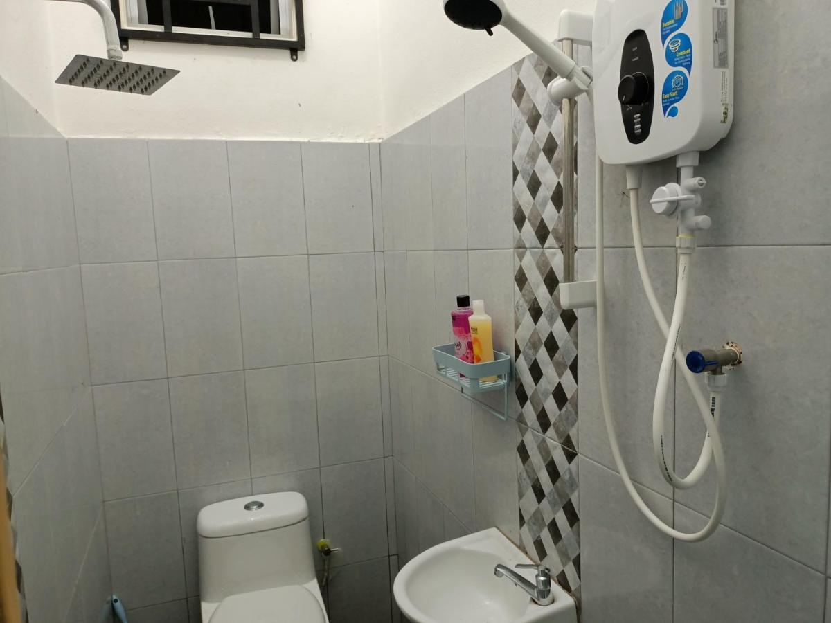 Ummi'S Homestay Kuala Besut Kampong Baru Eksteriør bilde